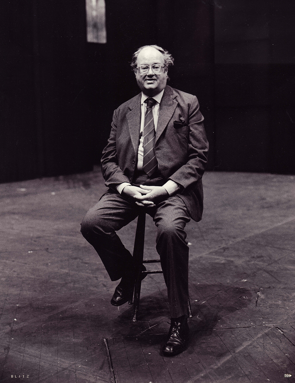 BLITZ 36 Nov 1985 John Mortimer photograph by Tim Richmond